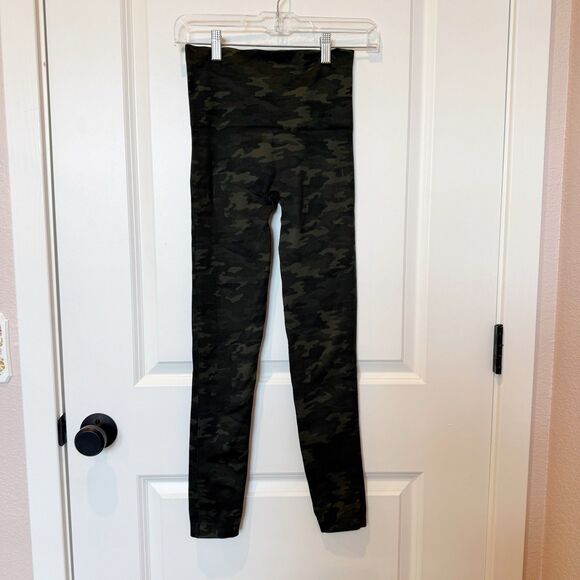 Spanx Womens Green Camo Seamless Leggings Size Small - Picture 1 of 5